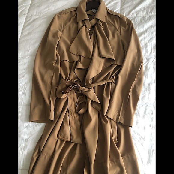 🍁 Glamorous Chic Waterfall Tan🍁 Long Jacket Like New 🍁 - Picture 2 of 16